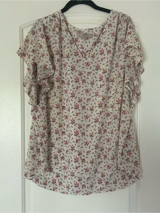LOFT Tops - LOFT Cream Floral Ruffle Sleeve V-Neck Blouse